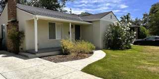 Beautiful 2-Bedroom Home with Large Backyard Beautiful 2-Bedroom Home with Large Backyard Gallery 6