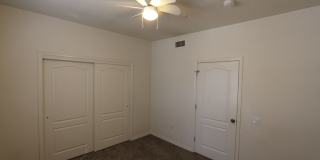 $500 off 1st months Rent!_3-Bedroom Summit Park Condo with Fireplace, Balcony & Covered Parking Gallery 24