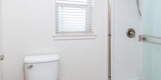 2bd, 2.5 bath, 1car garage w parking in driveway Gallery 15