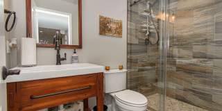 Spacious Home with Hot Tub, Fenced Yard and Solar Power Gallery 54