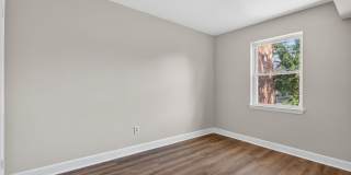 Bright 1 Bedroom Home with Refreshed Interior & In-Unit Laundry Gallery 16