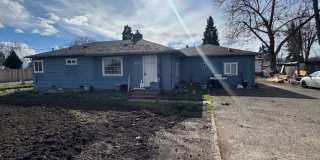 DUAL OPPORTUNITY!! 3 BEDROOM HOME + SEPARATE GUEST QUARTERS -FURNISHED OR UNFURNISHED Gallery 1