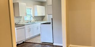 107 N Gillette Ave Gallery 20