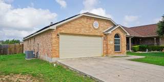 Spacious Single-Story Home with Solar Panels - Realtor Commission: $500 Spacious Single-Story Home with Solar Panels - Realtor Commission: $500 Gallery 4