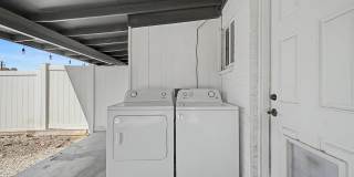 Beautifully Remodeled - Modern Duplex Gallery 23