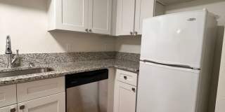 2 Bedroom Condo in Lake Oswego Gallery 16