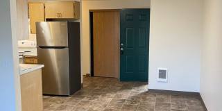Rent Special: 1/2 Off June's Rent!! Second Floor 3 Bedroom apartment Gallery 21
