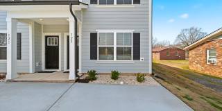 Brand-New 3BR/2.5BA Luxury Duplex in NW Hickory – Spacious, Modern  Move-In Ready! Gallery 1