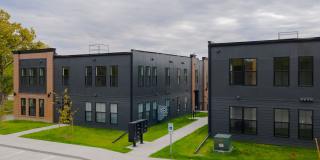 Forest Ave - Luxury Off-Campus Housing! Gallery 1