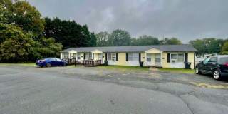 Must see this Adorable 1 bedroom 1 bath apartment . Located in Dallas Gallery 1