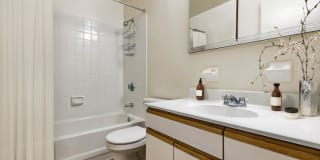 Marlboro Classic & Redwood Square Gallery 21