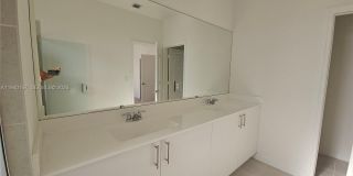 2530 SE 29th St Gallery 18