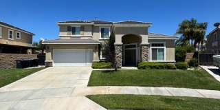 4-Bedroom Home with Desirable Downstairs Bedroom & Full Bath Gallery 1