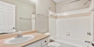 Alexander Crossing Apartments & Townhomes Gallery 20