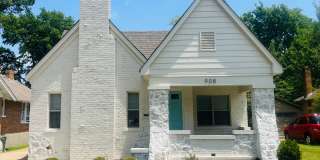 2 minutes away from Rhodes College! Beautifully Renovated! Pets are owner's approval, fees do apply. Gallery 3