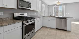 AMAZING 2-STORY 3-BEDROOM HOME IN GATED COMMUNITY! Gallery 9