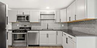 Beautiful 3 bedroom home in Homestead available July 1! Gallery 1