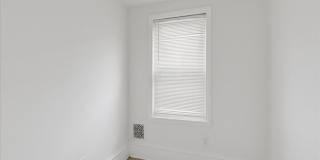 2054 West Glenwood Avenue Gallery 13