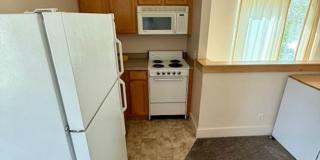 MOVE IN TODAY 1 Bedroom, 1 bathroom Spacious Apartment - Apartment above garage space. MOVE IN TODAY 1 Bedroom, 1 bathroom Spacious Apartment - Apartment above garage space. Gallery 7
