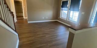 Beautiful 2 Bedroom 2.5 Bath Condo With Loft Space! Gallery 6