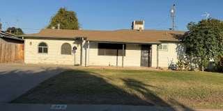 3 Bedroom 2 Bathroom in Dinuba! Gallery 1