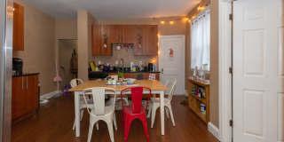 Huge 5 bed in Allston Gallery 8