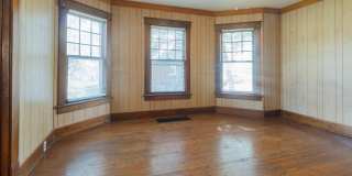 Large Centrally Located Home for Rent! Gallery 15