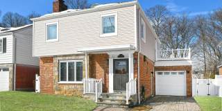 222-03 Kingsbury Avenue Gallery 1