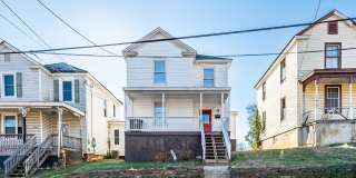 1015 Cabell Street Gallery 28