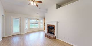2 WEEKS FREE!!! NEW PAINT!!!!!! ONLY $1,395!! Gallery 9
