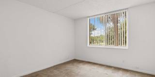 Tennis Towers Apartments Gallery 38