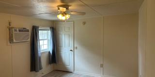 Easy Budgeting! Basic Internet/wifi, water, trash, electric and lawn care ALL INCLUDED! Gallery 1