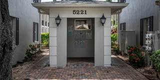 5221 BAYSHORE BOULEVARD Gallery 1