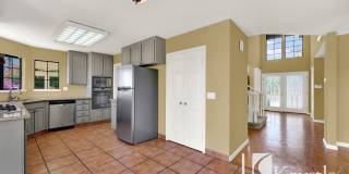 Sunlit 3 Bed Glen Cove Home Gallery 15