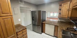 2322 S Cypress Bend Drive Gallery 7