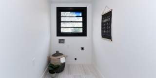 1509 Banks Avenue Gallery 33