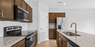 3 Bedroom Townhome in Smithfield! Gallery 4