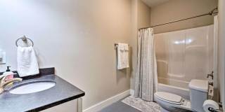 1117 Greenwood Alley Gallery 11