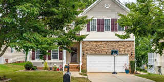 Stunning 3BD, 2.5BA Raleigh Home in the Prestigious Eagle Ridge Golf Community with Premier Amenities Gallery 1