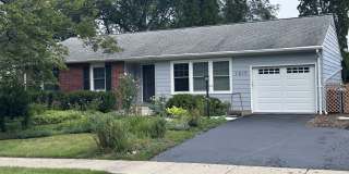 1517 North Kennicott Avenue Gallery 1