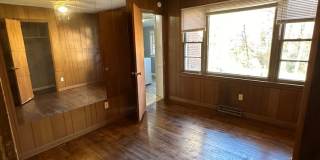 3 bedroom house in Fulton Hill! Laundry, Central HVAC All electric, big fenced yard, hardwoods Gallery 16