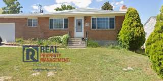 5 bed 2 bath house - 1 car garage - pet friendly Gallery 1