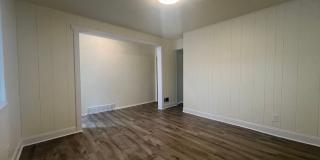 Now showing this updated 3BR 1.5 bath house! Gallery 14