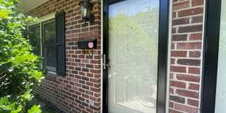 Private 2BD/1.5BA Townhouse in Prime NW Hickory Location | Available 6/1/2026 Gallery 1