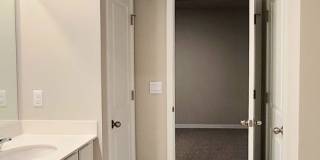 Modern 4BR Home Near Great Western Bike Trail | West Des Moines Gallery 19