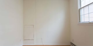 727 SPRUCE Street Gallery 15