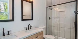 5 bedroom home in the Upper Hill District Gallery 19