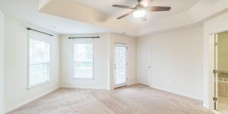 42385 TRELLIS Square Gallery 17