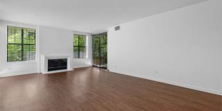 555 S Barrington Ave Gallery 7