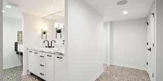 200 E Delaware Place Gallery 20